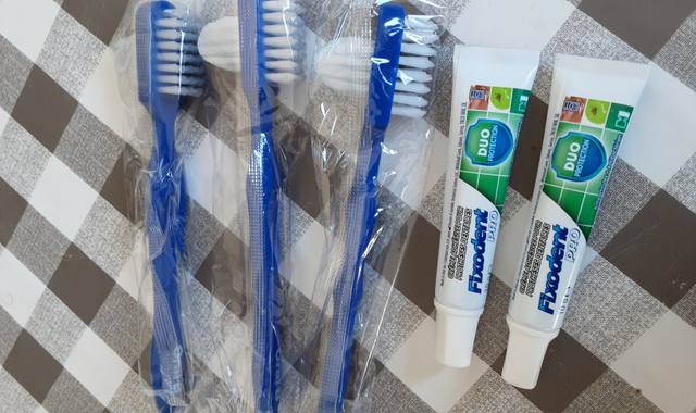 Divers brosse pour appareil dentaire + FIXODENT