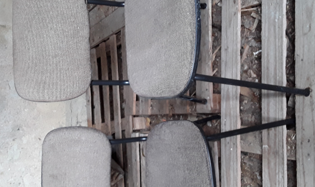 Divers 2 chaises de bureau marron