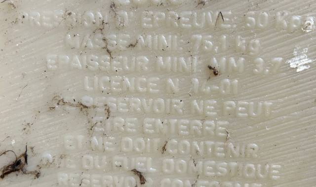 Divers cuve à fioul vide en plastique contenance 2000 litres