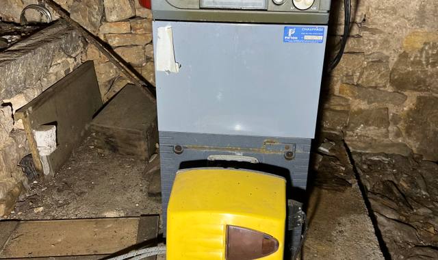 Divers chaudière + cuve+ radiateurs