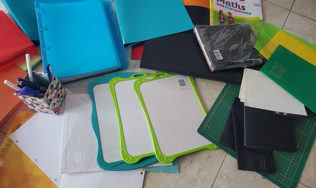 Divers affaires scolaires seconde main