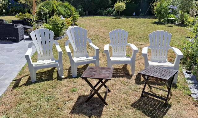 Divers 4 fauteuils de jardin et 2 petites tables pliables