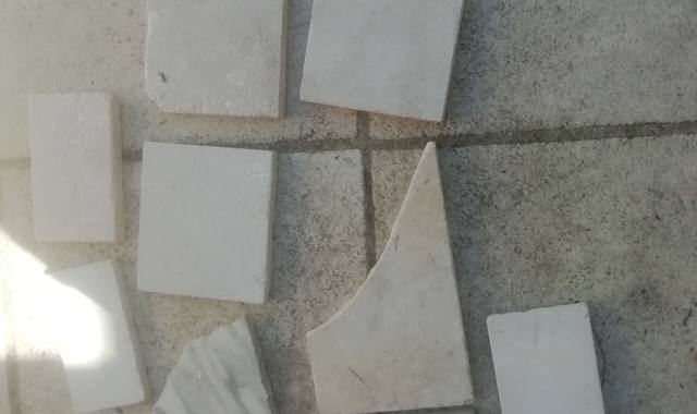 Divers chute de marbre