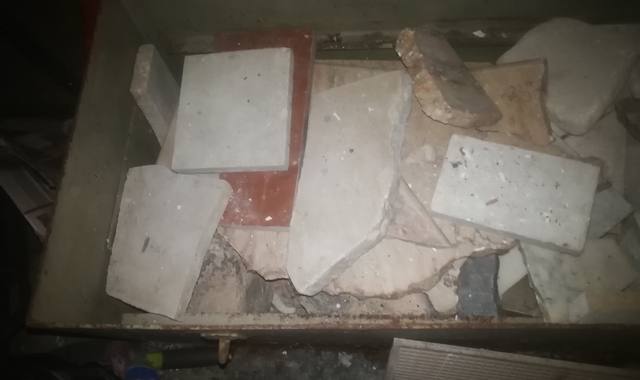 Divers chute de marbre