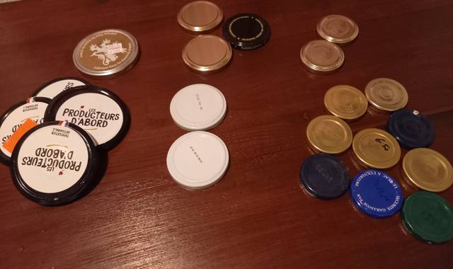 Divers couvercles métalliques pour bocaux