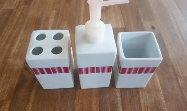 Divers ensemble de salle de bain