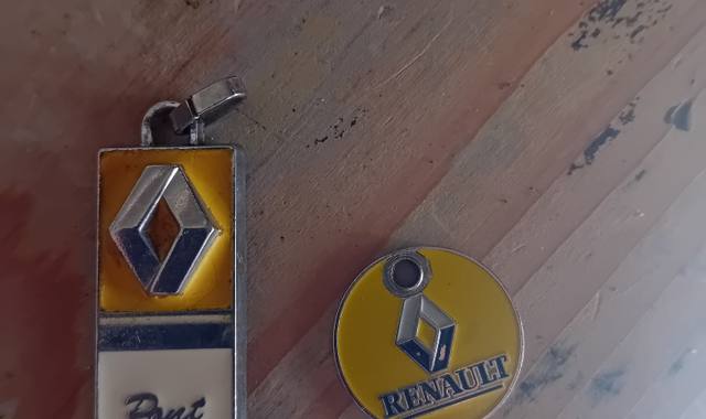 Divers porte-clé et jeton caddie Renault