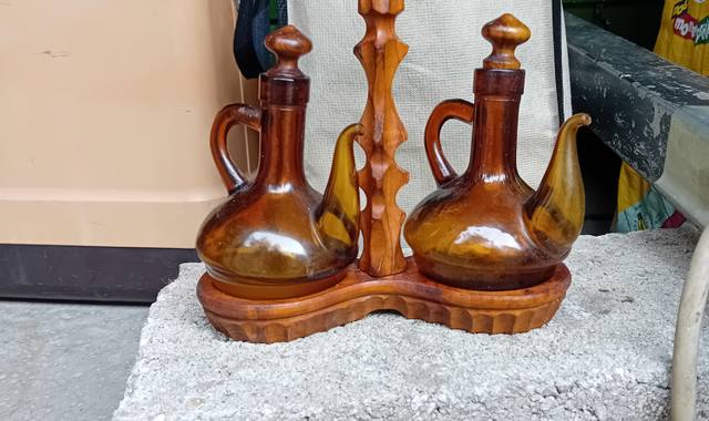 Divers huilier/Vinaigrier