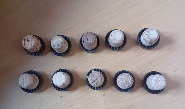 Divers bouchons bouteilles de vin