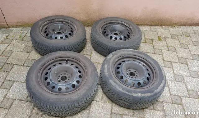 Divers 4 roues pour voiture