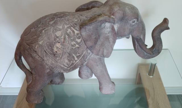 Divers table basse et Éléphant