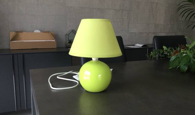 Divers lampe de chevet vert anis