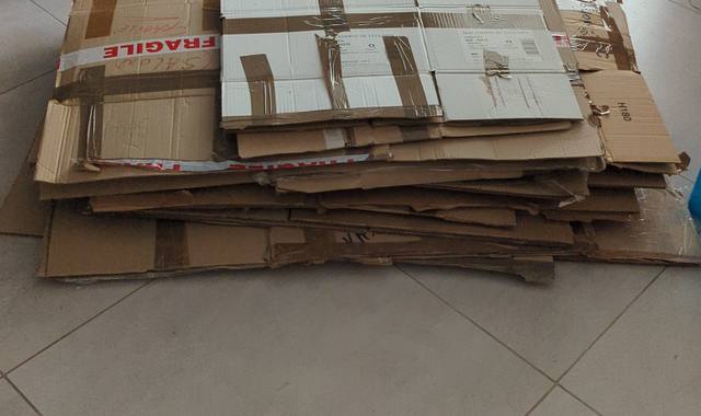 Divers des cartons de déménagement