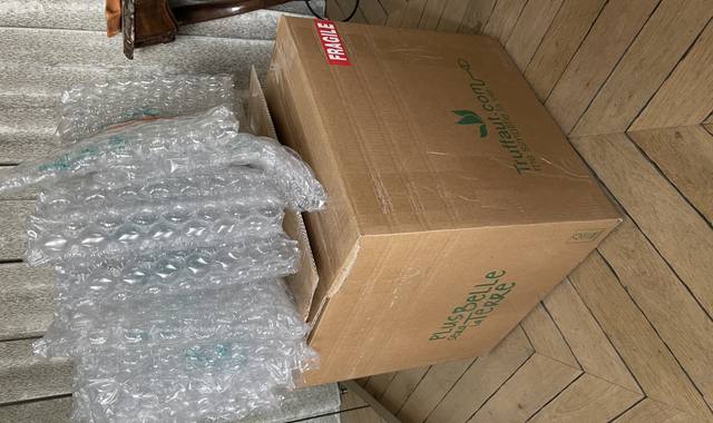 Divers 1 carton fort 500x500x600 et papier grosses bulles