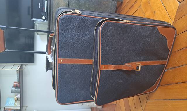 Divers grande valise
