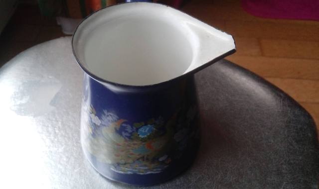 Divers pichet à lait à long manche