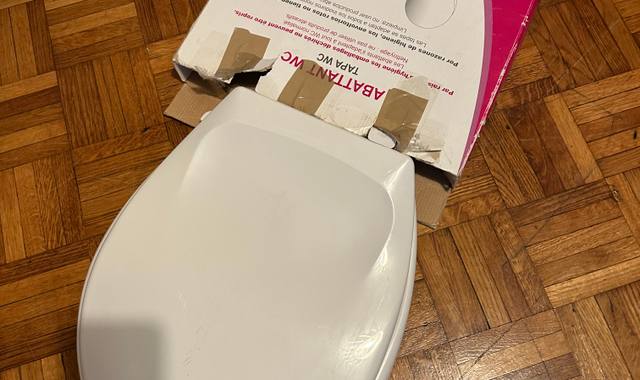 Divers abattant WC blanc