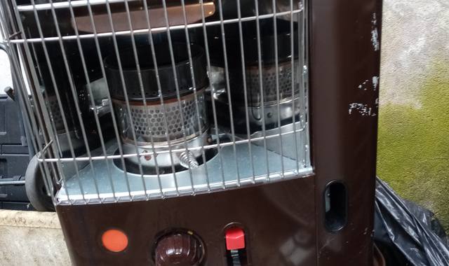 Divers poêle à pétrole