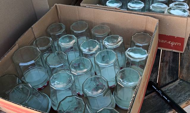 Divers pots à confiture