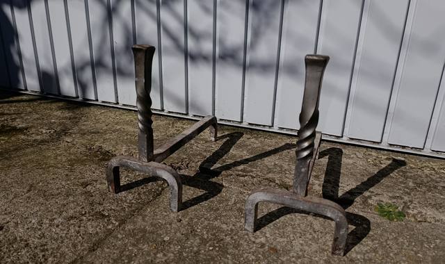 Divers chenets pour insert ou cheminée