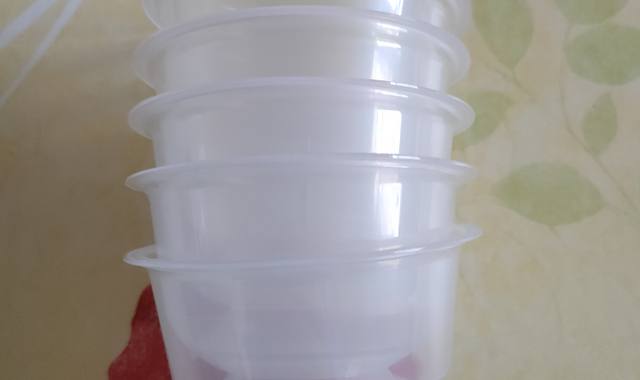 Divers coupelles en plastique recyclable