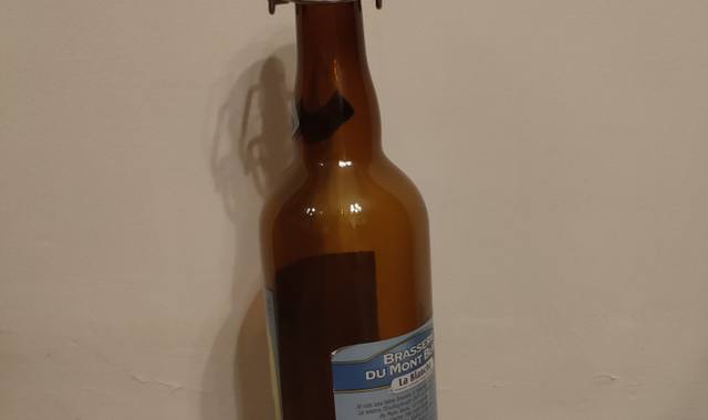 Divers bouteille vide en verre marron, bouchon hermétique