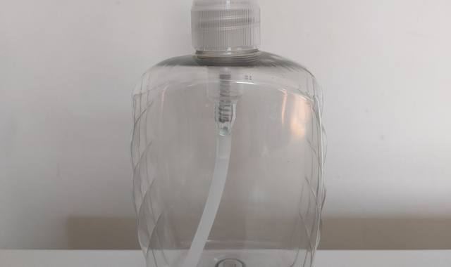 Divers flacon distributeur de savon vide