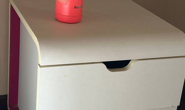 Divers table de nuit