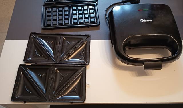 Divers appareil croque  panini et gauffre