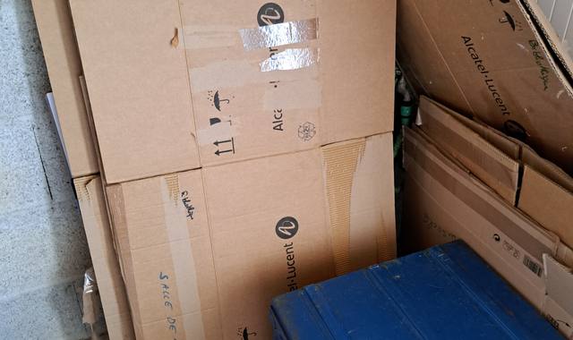 Divers cartons déménagement