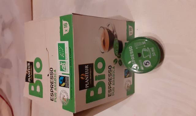 Divers grosses capsules de café