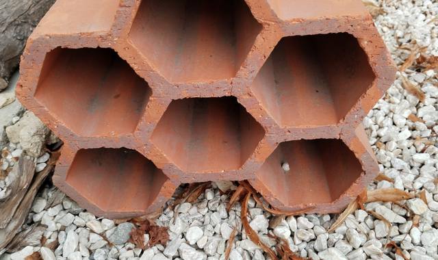 Divers 3 Ranges bouteille terre cuite