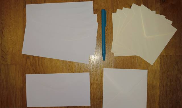 Divers papeterie (enveloppes + stylo), choix possible
