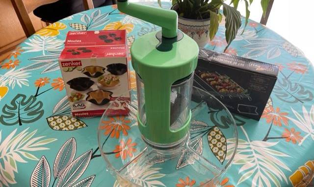 Divers divers ustensiles de cuisine