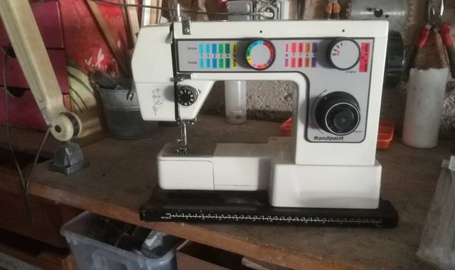 Divers machine à coudre