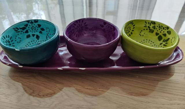 Divers bols et plateau en céramique