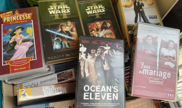 DVD, Film, Cinéma cassettes VHS tout genre URGENT