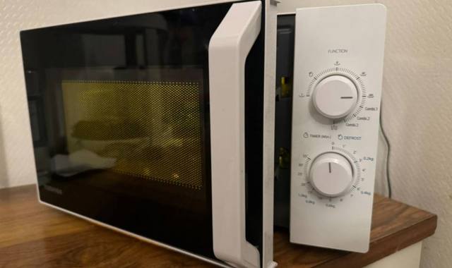 Electroménager micro-ondes grill 20l- toshib