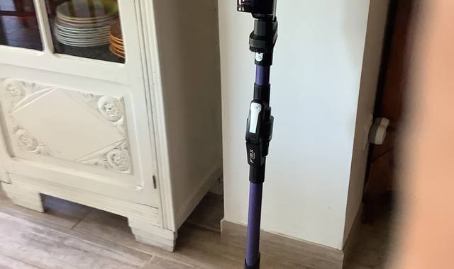 Electroménager aspirateur balai ROWENTA cause double emploi