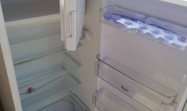 Electroménager frigo Whirlpool et four Continental Edison