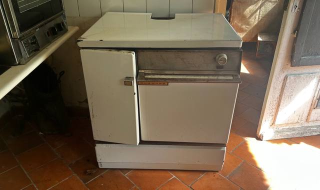 Electroménager cuisiniére à bois