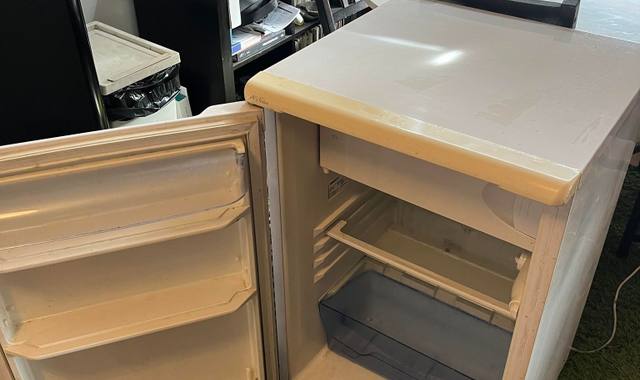 Electroménager a donner Mini Frigo/Congélateur