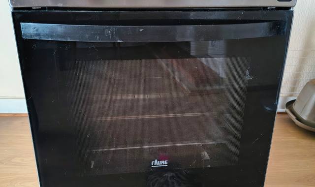 Electroménager gazinière Faure et micro-ondes FAR