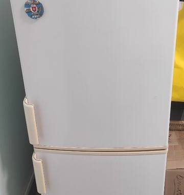 Electroménager tout l'interieur d'un frigo/congelateur en bas brandt spheris duo