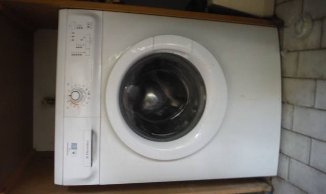 Electroménager machine à laver le linge