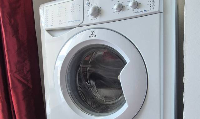 Electroménager machine à laver Indesit