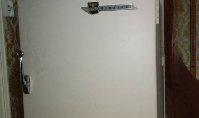 Electroménager un réfrigérateurde marque FRIGIDAIRE .