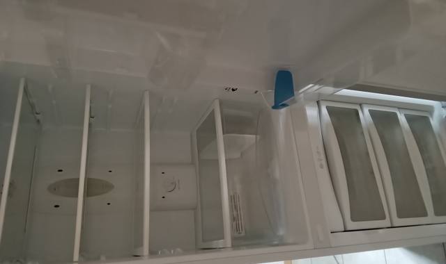 Electroménager combiné frigo grande taille marque LG