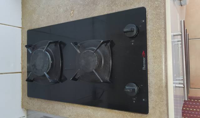 Electroménager plaque de cuisson à feux gaz et son plan de travail