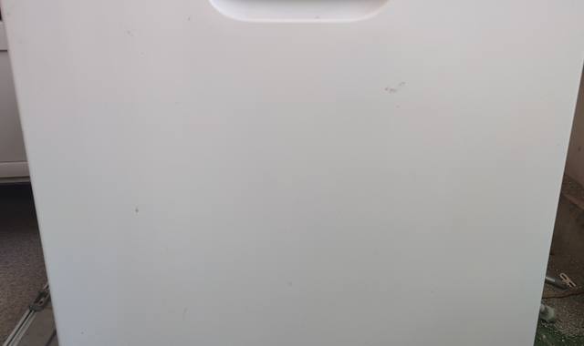 Electroménager lave vaisselle pour pièces ou réparation